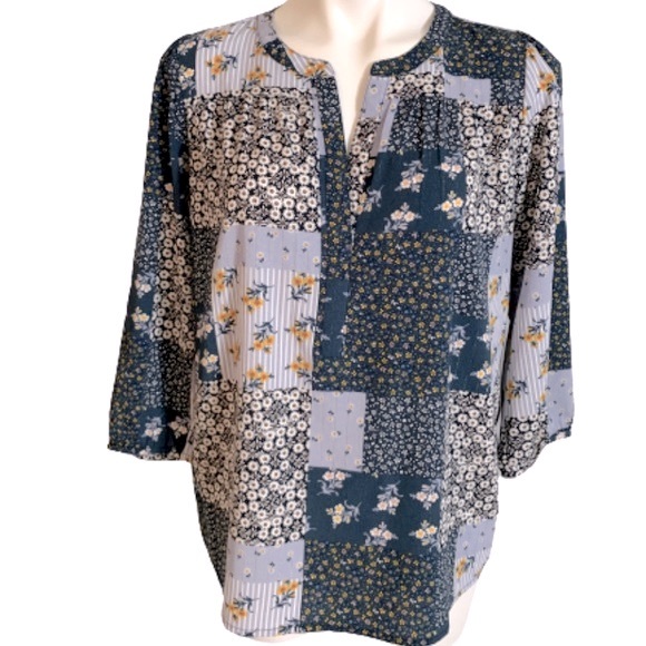 Loft Bohemian Floral Patchwork Pattern Quarter Sleeve V-Neckline Blouse. - Picture 9 of 9